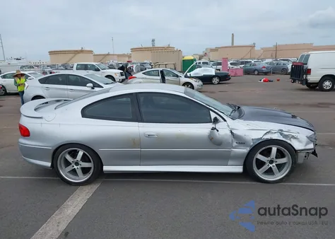 2004 Pontiac Gto z USA, uszkodzony, nr VIN 6G2VX12G64L212771